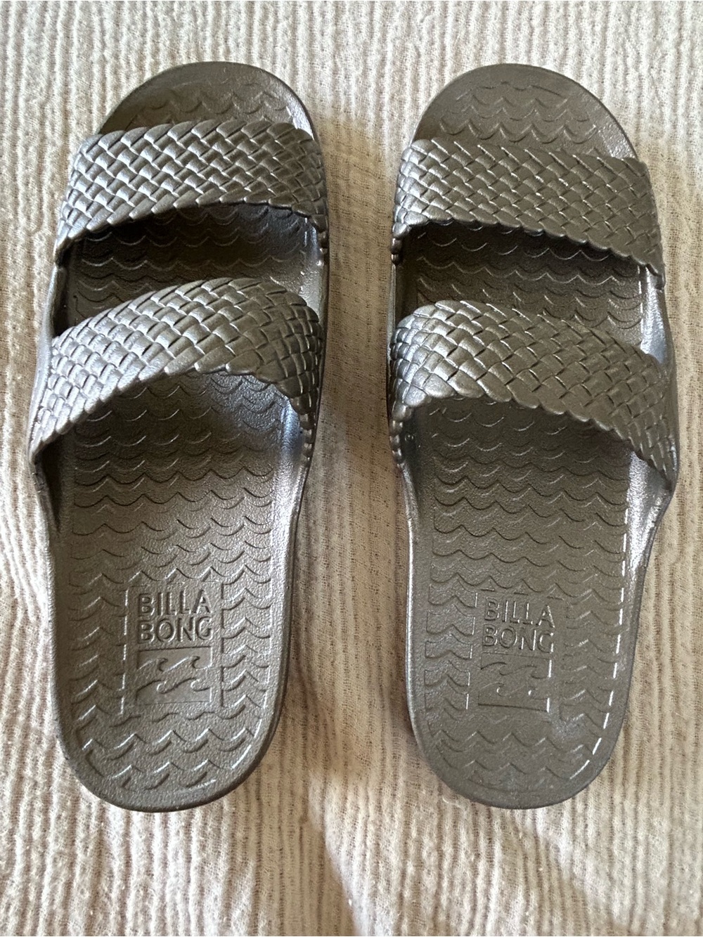 Billabong Women’s Tidal Wave Slide Sandals Double Strap. Metallic Silver  US 9